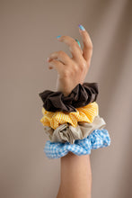 Cargar imagen en el visor de la galería, Scrunchies
